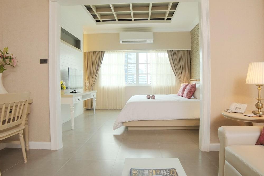 The Raya Surawong Bangkok Hotel Bagian luar foto