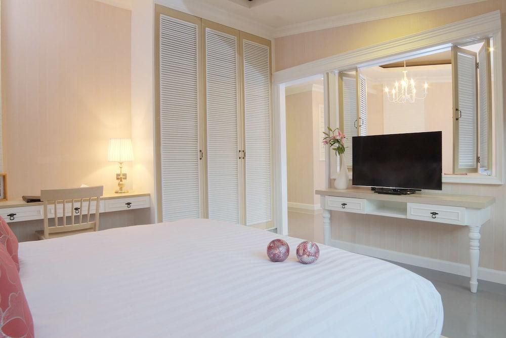 The Raya Surawong Bangkok Hotel Bagian luar foto