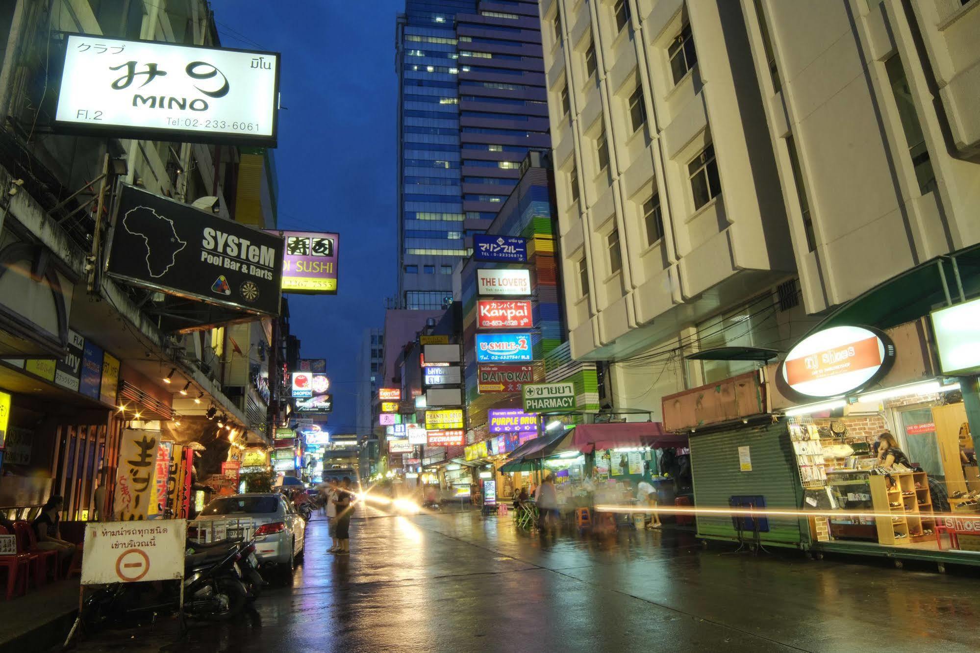 The Raya Surawong Bangkok Hotel Bagian luar foto