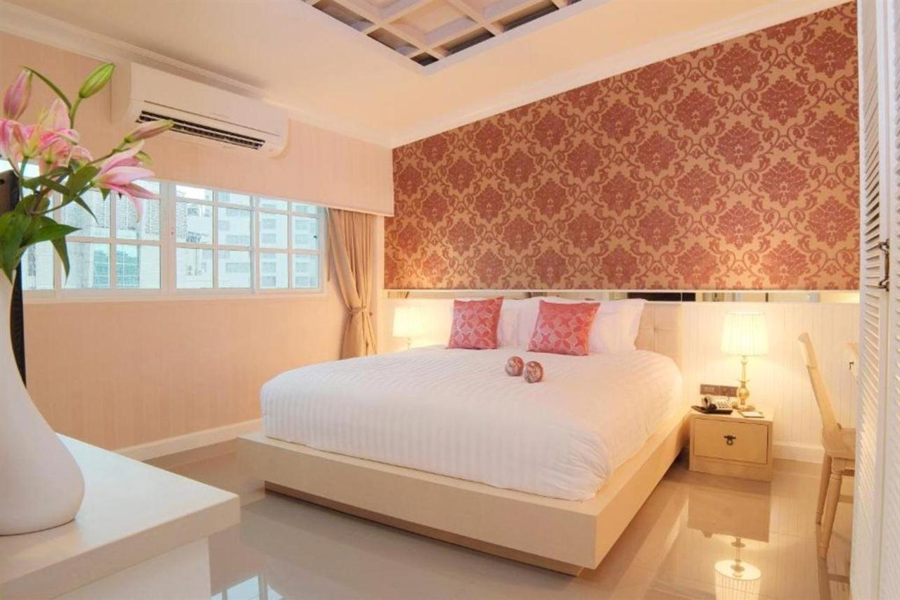 The Raya Surawong Bangkok Hotel Bagian luar foto